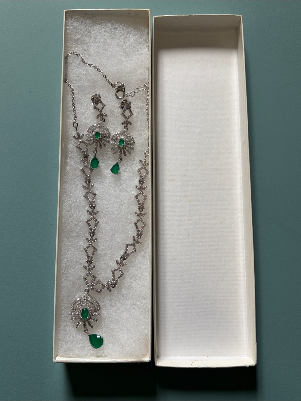 Elegant Green Teardrop & Crystal Jewelry Set